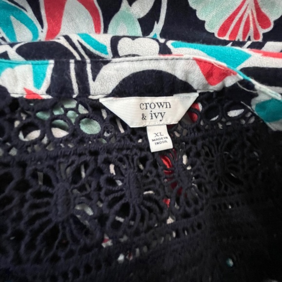 Crown & Ivy blouse size XL - Picture 11 of 16